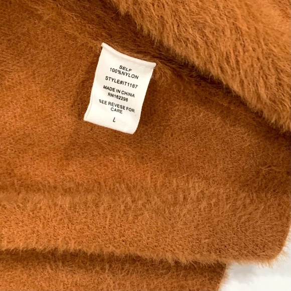 BUCKETLIST Frankie Soft Fuzzy Shacket in Camel - Large - Picture 9 of 9